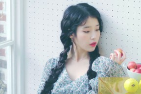 爱游戏官网-弗朗索瓦·霍尔茨豪伊泽：无所不能的背后指挥官，掌控比赛节奏