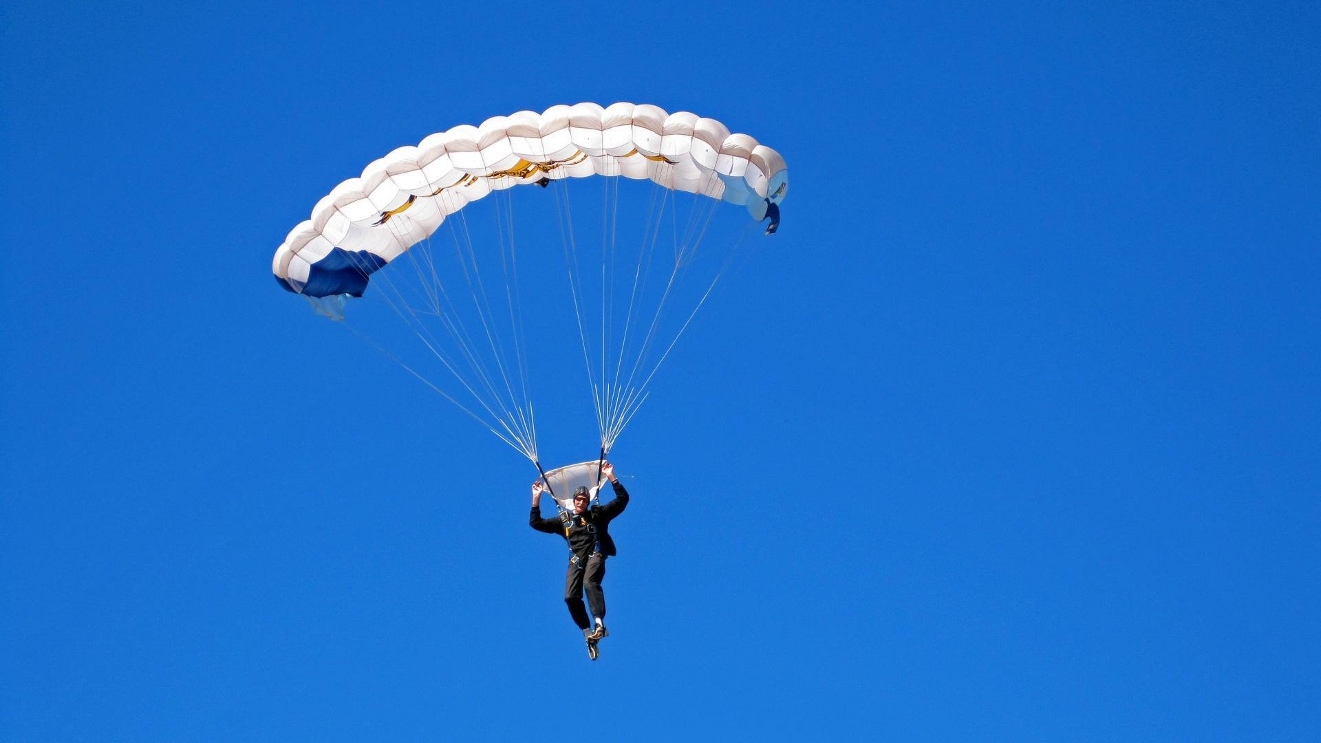 博鳌健康论坛配套5公里晨跑 中外嘉宾一边跑一边谈健康管理